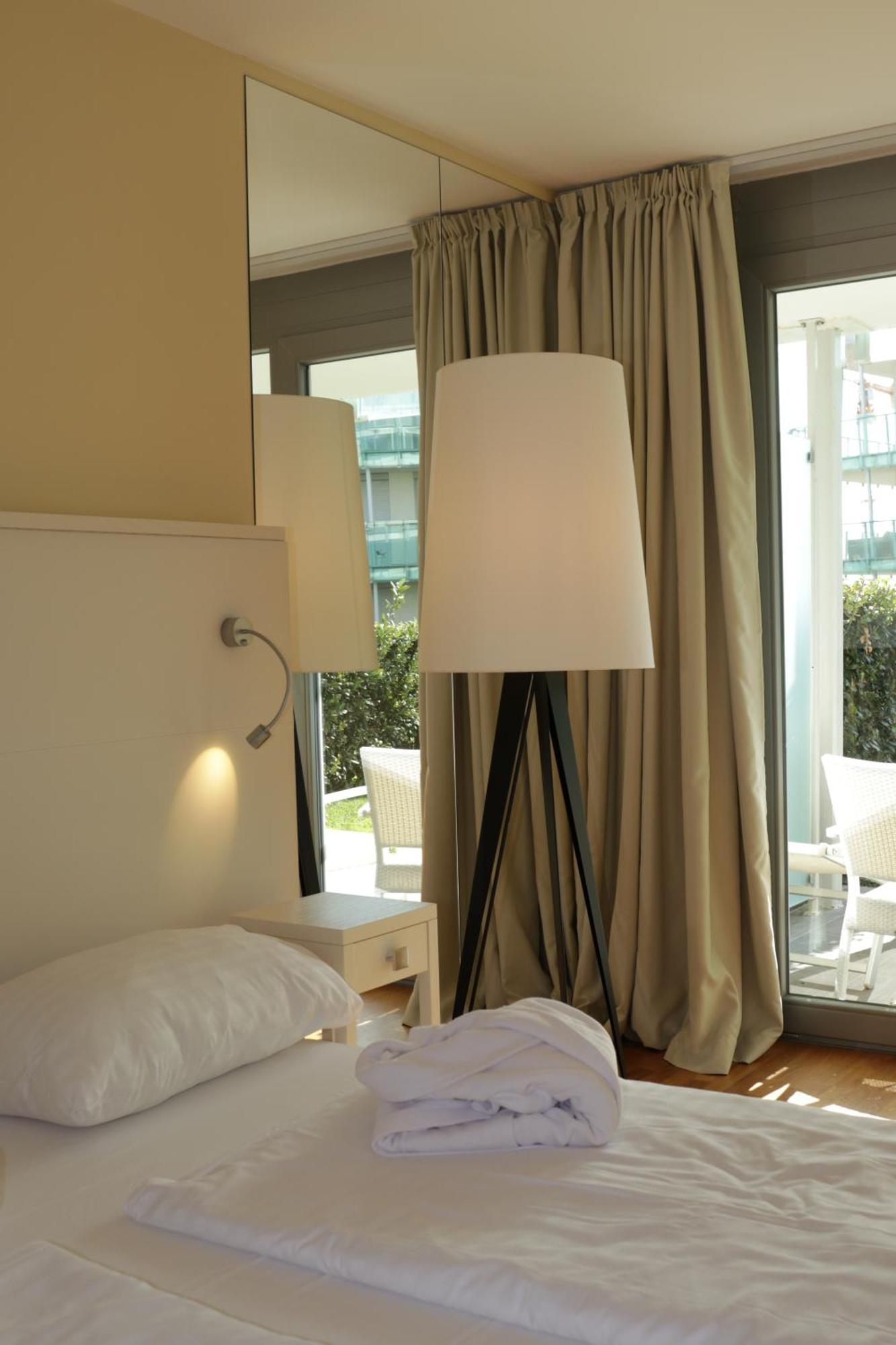 Nikola Luxury Apartments Senia Петрчане Экстерьер фото
